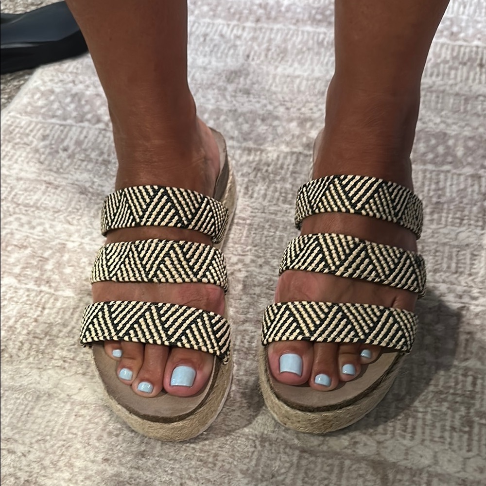 Mata Shoes Black and Cream Espadrille Sandals